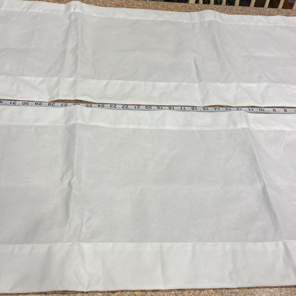 2 Room Essentials White Valances Curtains - Picture 9 of 17